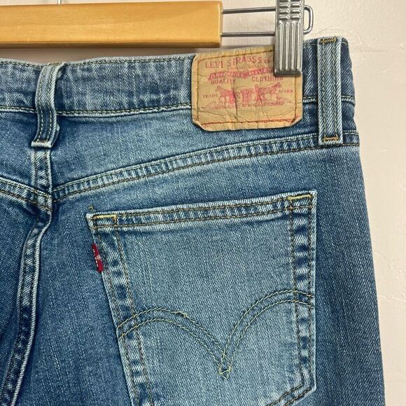 Levi's 518 Superlow Boot Cut Jeans Juniors size 9 M Distressed Denim - Picture 6 of 8
